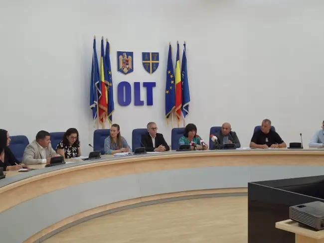 Foto Începe Festivalul „Căluşul Oltenesc”. Căluşarii vor colinda cinci localităţi din judeţ, începând de duminică