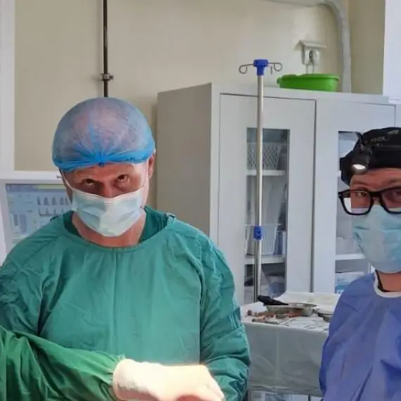 Foto Chirurgie de top la Spitalul Slatina: Tumoră de limbă extirpată și reconstrucţie, într-o intervenție de 12 ore