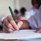 Foto Premieră. Elevii pot cere să vadă ce au scris la examenul de Bac, apoi să depună contestaţie dacă sunt nemulţumiţi de notă