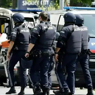 Foto Doi români, printre persoanele rănite în atacul armat din Graz, anunță MAE. 10 victime şi agresorul au murit în masacrul comis în școala austriacă