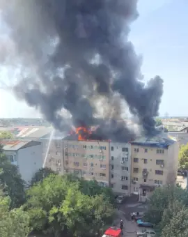 Foto VIDEO. Incendiu izbucnit într-un bloc din Slatina