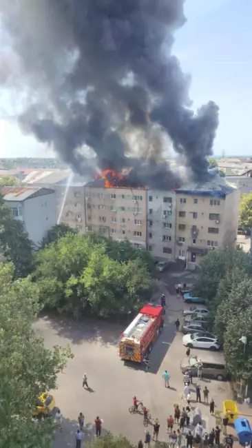 Foto VIDEO. Incendiu izbucnit într-un bloc din Slatina