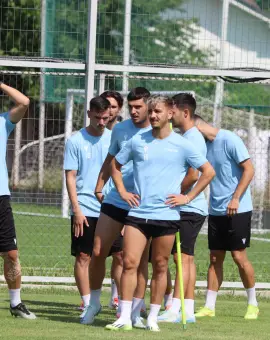 Foto FOTO. 23 de jucători la primul antrenament al CSM Slatina. Niculescu: „Suntem în discuţii cu mai mulţi jucători, pentru a ne întări lotul”