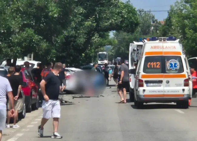 Foto FOTO. Accident cu trei autoturisme implicate pe DN 65, la ieşirea din Balş, spre Slatina
