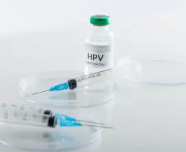 Foto A crescut vârsta până la care tinerii se pot vaccina gratuit împotriva HPV