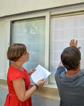 Foto Absolvenţii de liceu află astăzi primele rezultate ale Bacalaureatului