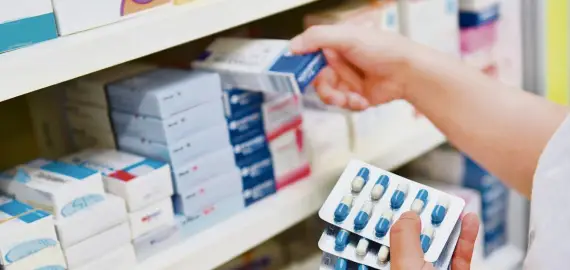 Foto Medicamentele pot fi eliberate de farmacii doar cu cardul de sănătate, fără rețeta imprimată pe hârtie