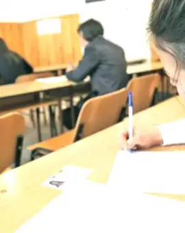 Foto Evaluarea Națională a început: aproape 3.000 de elevi din Olt susțin proba la română