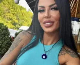 Foto Durere și revoltă în Olt: Denisa Maria Păun, tânăra ucisă în Italia, condusă pe ultimul drum în satul natal. Criminalul, atacat în închisoare