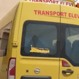 Foto Trei ani cu suspendare pentru şoferul de microbuz şcolar din Dobrun, acuzat de agresiune sexuală asupra unei eleve de 12 ani