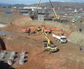 Foto Patru persoane depistate fără carte de muncă, în urma controalelor efectuate de ITM Olt la firmele de construcţii   