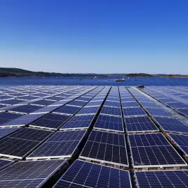 Foto Hidroelectrica lansează primul proiect de panouri solare plutitoare din România, în judeţul Olt