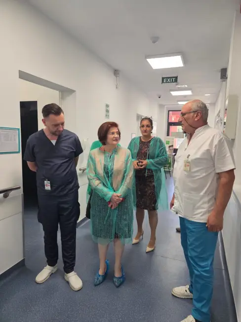 Foto Preşedinta Colegiului Medicilor din România, în vizită la Spitalul Slatina: „Este încurajator să vezi atâția medici și șefi de secții tineri”