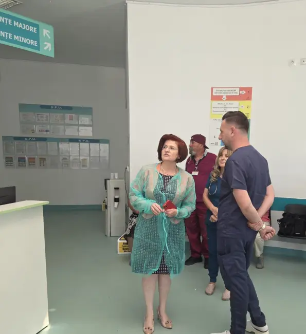 Foto Preşedinta Colegiului Medicilor din România, în vizită la Spitalul Slatina: „Este încurajator să vezi atâția medici și șefi de secții tineri”