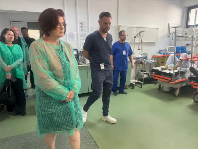 Foto Preşedinta Colegiului Medicilor din România, în vizită la Spitalul Slatina: „Este încurajator să vezi atâția medici și șefi de secții tineri”