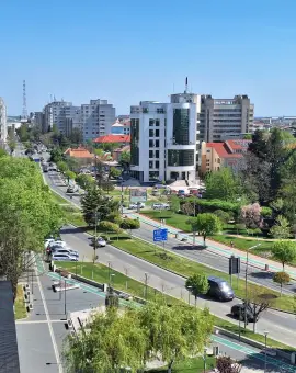 Foto Oraș blocat! Traficul rutier din Slatina, dat peste cap de sindrofiile primarului