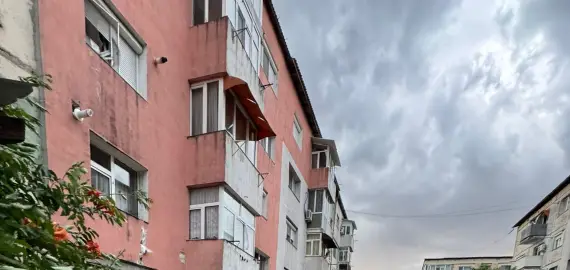 Foto Pagube în Balş, din cauza vijeliei. Număr de telefon pus la dispoziţie pentru sesizări