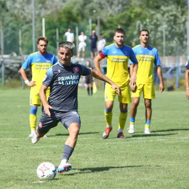 Foto CSM Slatina, victorie în cel de-al doilea meci de pregătire al verii. Mijlocaşul Vlad Prejmerean, noua achiziţie a slătinenilor