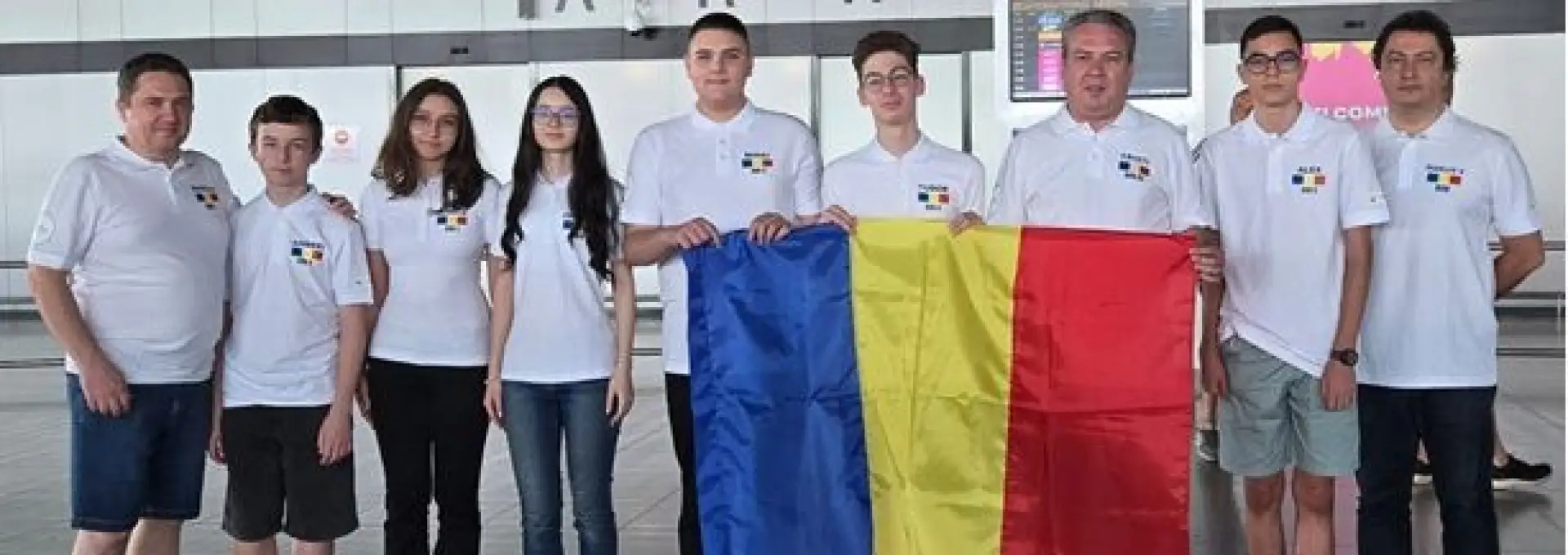 Foto România, pe primul loc la Olimpiada Balcanică de Matematică pentru Juniori. Profesorul slătinean Marius Perianu, coordonatorul lotului