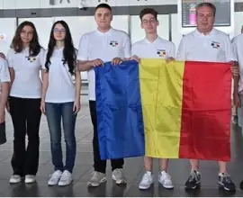 Foto România, pe primul loc la Olimpiada Balcanică de Matematică pentru Juniori. Profesorul slătinean Marius Perianu, coordonatorul lotului