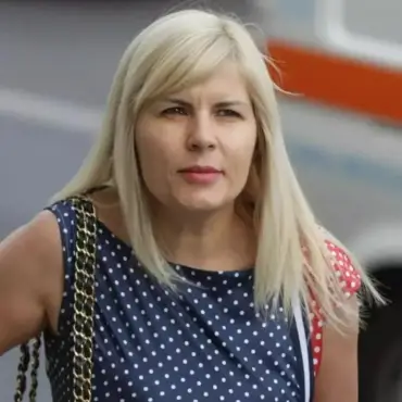 Foto Elena Udrea rămâne internată, după ce duminică a fost supusă unei intervenţii chirurgicale 