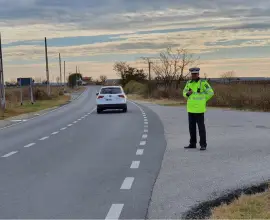 Foto  Poliţiştii olteni au aplicat, în weekend, peste 300 de sancţiuni contravenţionale