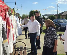 Foto La Cezieni, ia rămâne simbolul unei comunități care își poartă rădăcinile cu mândrie (FOTO)
