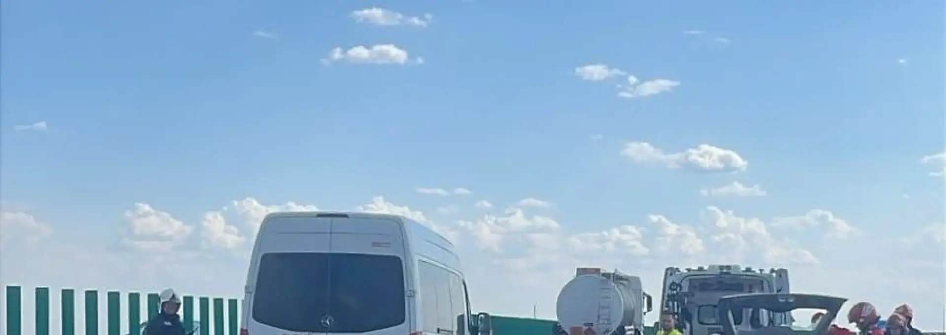Foto Două persoane rănite după un accident pe Drumul Expres Craiova–Pitești, în zona Jitaru