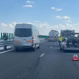 Foto Două persoane rănite după un accident pe Drumul Expres Craiova–Pitești, în zona Jitaru