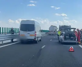 Foto Două persoane rănite după un accident pe Drumul Expres Craiova–Pitești, în zona Jitaru