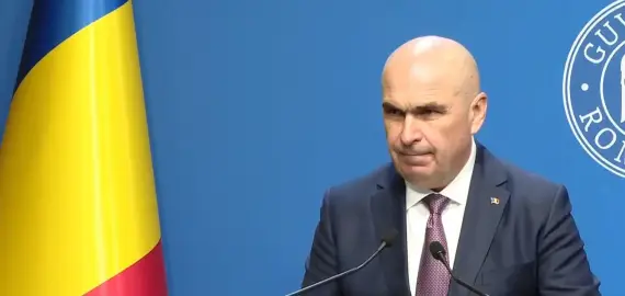 Foto Guvernul Bolojan lovește în pensionari şi profesori ca să acopere găurile bugetare. Creşte TVA şi impozitul pe dividende