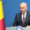Foto Guvernul Bolojan lovește în pensionari şi profesori ca să acopere găurile bugetare. Creşte TVA şi impozitul pe dividende
