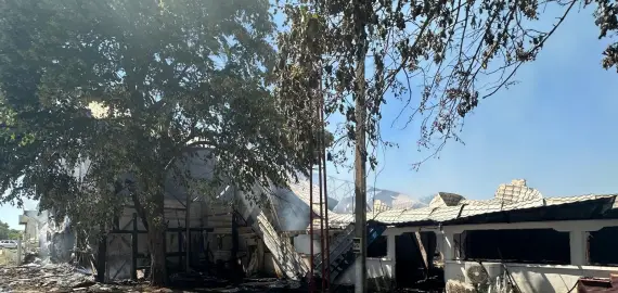 Foto Local de evenimente făcut scrum în Rusănești, Olt: incendiul a distrus întreaga construcție