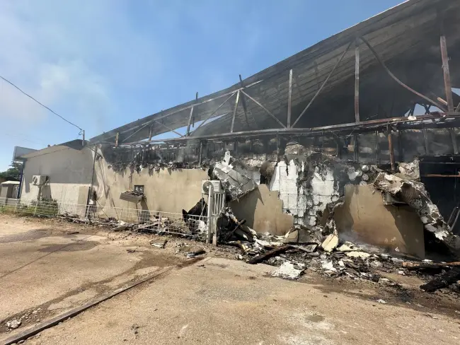 Foto Local de evenimente făcut scrum în Rusănești, Olt: incendiul a distrus întreaga construcție