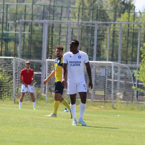 Foto Atacantul Oscar Siafa, noua achiziţie a CSM Slatina