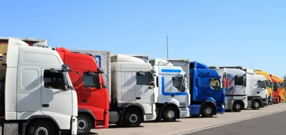 Foto Restricţii de circulaţie pentru autovehiculele de mare tonaj, în Slatina şi pe drumurile naţionale, din cauza Codului Roşu de caniculă