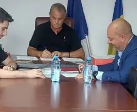 Foto Continuă modernizarea infrastructurii în Brebeni: A fost semnat contractul pentru rețeaua de canalizare