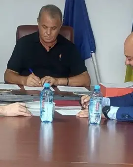 Foto Continuă modernizarea infrastructurii în Brebeni: A fost semnat contractul pentru rețeaua de canalizare