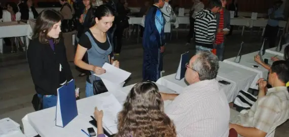 Foto 5 august, termenul pentru înregistrarea la AJOFM Olt a absolvenţilor care nu au promovat Bacalaureatul