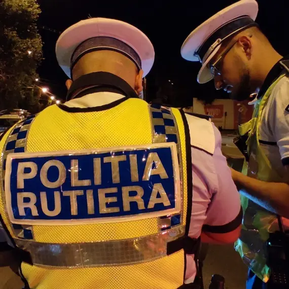 Foto Un copil de 15 ani a murit într-un accident între un autoturism și o combină agricolă, lângă Caracal
