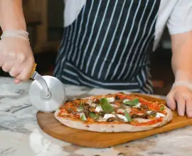 Foto Pizzeria ta are mai multe locații? Află cum poate sistemul centralizat de comandă să te ajute să-ți gestionezi mai eficient afacerea!