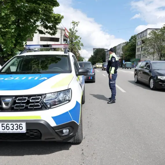 Foto Tânăr, băut bine, la volan pe o stradă din Slatina