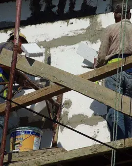 Foto Controale ITM Olt în construcții: muncă nedeclarată și nereguli grave pe șantiere