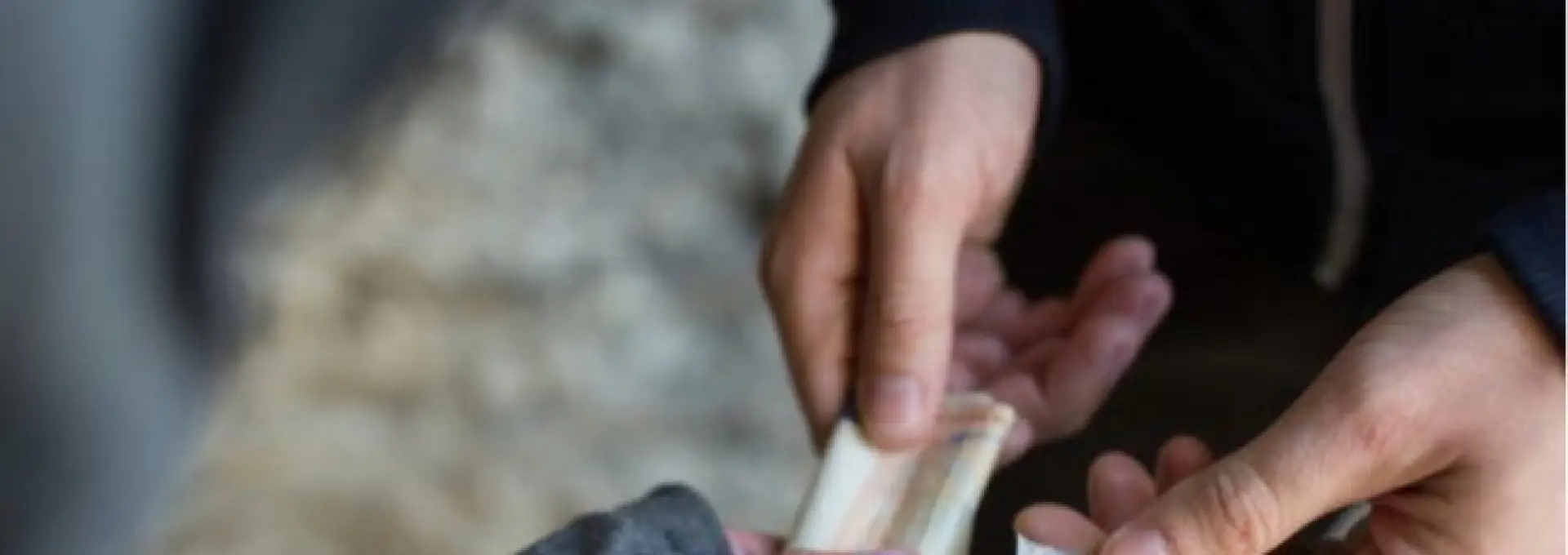 Foto Un tânăr, care vindea cocaină şi ketamină, în Olt, arestat preventiv pentru trafic de droguri de mare risc