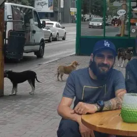 Foto De Mezzo dă Serviciul de ecarisaj prietenului Bălan. DUS va prinde câinii fără stăpân din Slatina