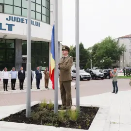 Foto Ziua Imnului Național, sărbătorită cu emoție și respect la Slatina. Ceremonie solemnă în fața Prefecturii Olt