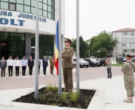 Foto Ziua Imnului Național, sărbătorită cu emoție și respect la Slatina. Ceremonie solemnă în fața Prefecturii Olt