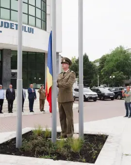 Foto Ziua Imnului Național, sărbătorită cu emoție și respect la Slatina. Ceremonie solemnă în fața Prefecturii Olt