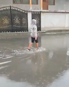 Foto  „Tot rahatul din oraș ajunge la noi” -  strigăt de ajutor de pe strada Grădiște din Slatina (VIDEO)