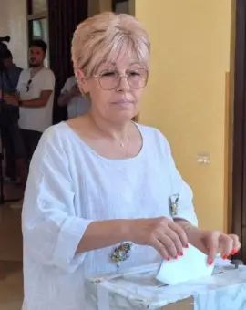 Foto Fisuri în majoritatea de strânsură a primarului De Mezzo. Fosta primăriţă PNL a votat împotriva proiectelor edilului